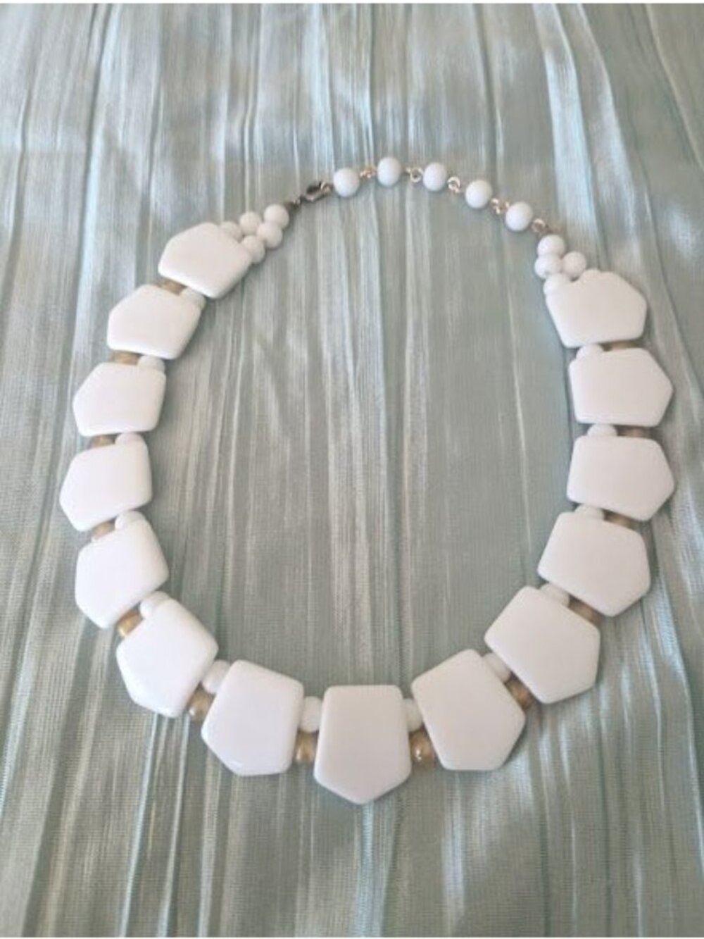 2 Vintage White & Gold Beaded Collar Necklaces Glass Hexagonal & Rresin Oval - Picture 3 of 14